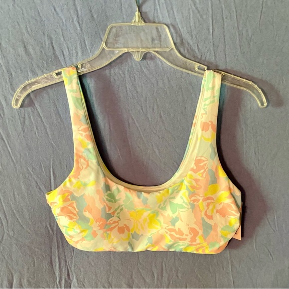 🏖️Victoria’s Secret Scoop Pastel Swim Top🏖️ NWT - Picture 2 of 10